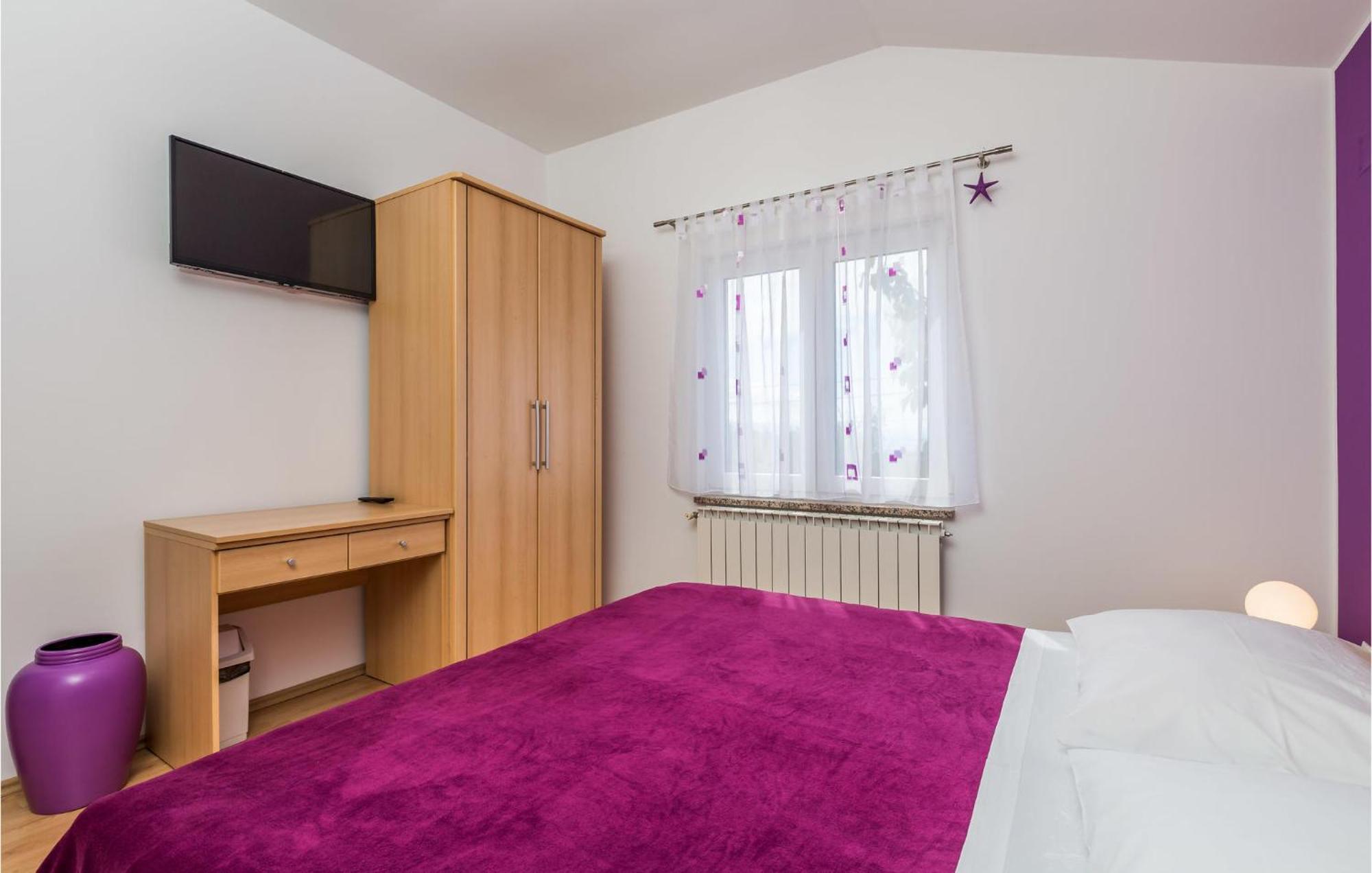 2 Bedroom Beautiful Apartment In Rukavac Rukavac  Esterno foto