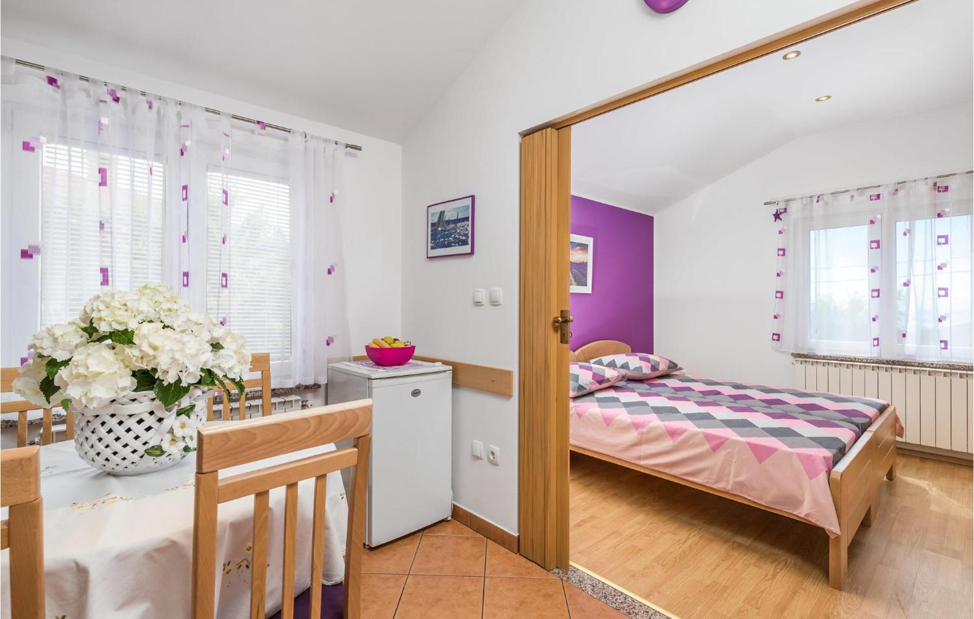 2 Bedroom Beautiful Apartment In Rukavac Rukavac  Esterno foto